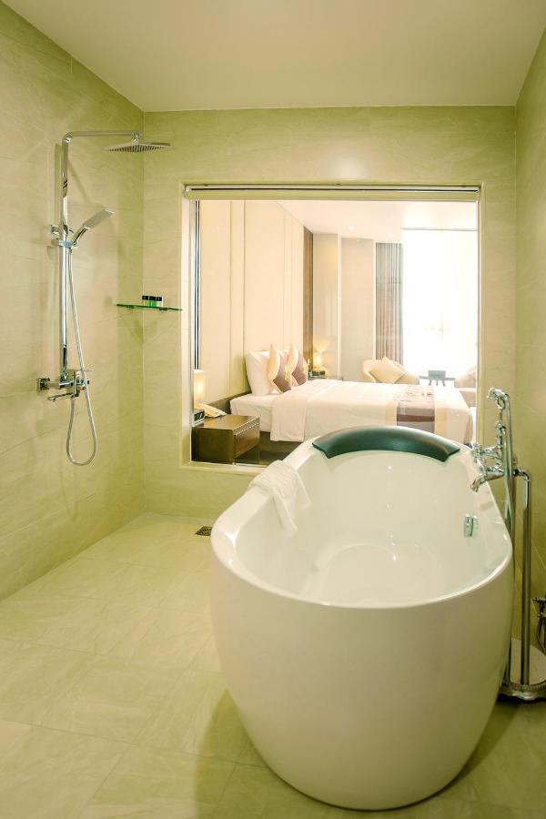 Luxury6 Hotel Mong Cai Dış mekan fotoğraf
